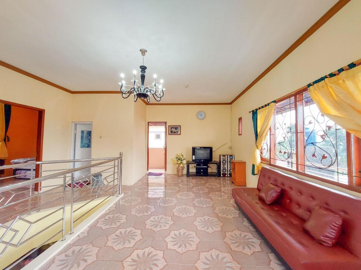 Villa Samsu By Puncak Holiday Cianjur Ngoại thất bức ảnh