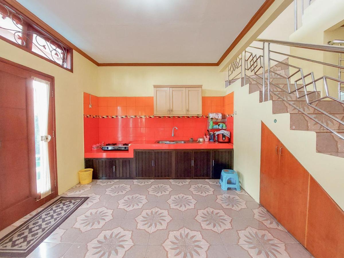Villa Samsu By Puncak Holiday Cianjur Ngoại thất bức ảnh